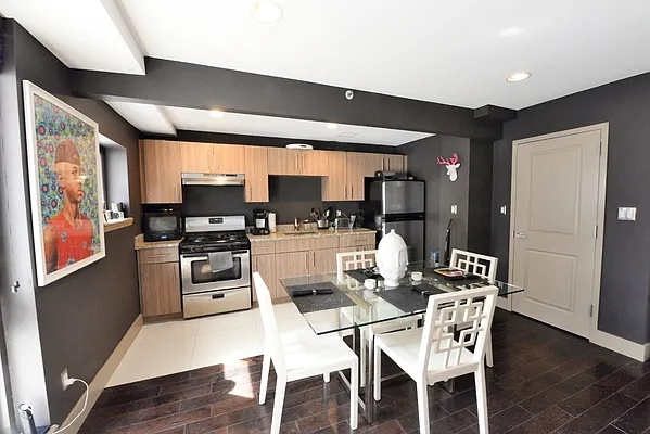 Rented by Peter Ashe | media 5