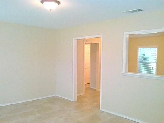 4th image of 1633 Long Ave