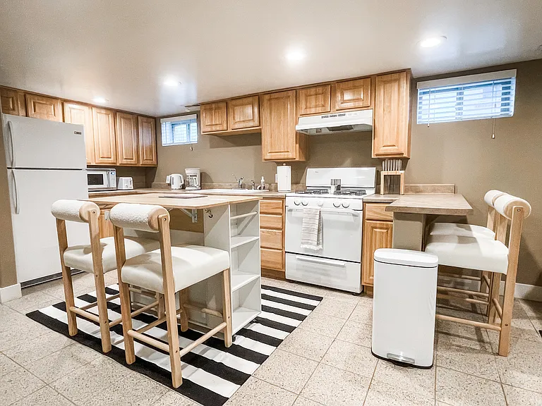 2764 Harrison Blvd — Photo 9