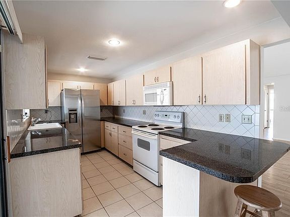 5th image of 12815 Settlers Dr