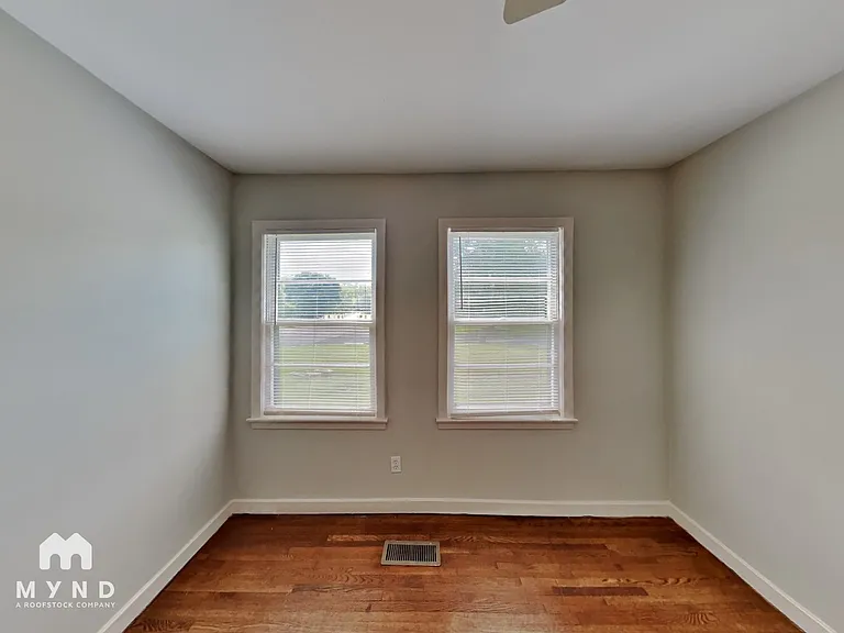 877 Twin Lake Dr NE — Photo 13