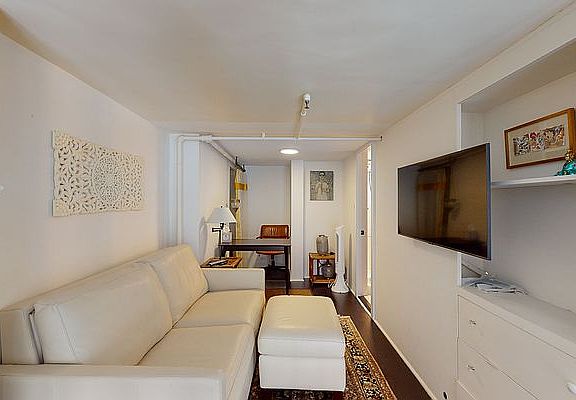 3rd image of 54 W 74th St APT 208