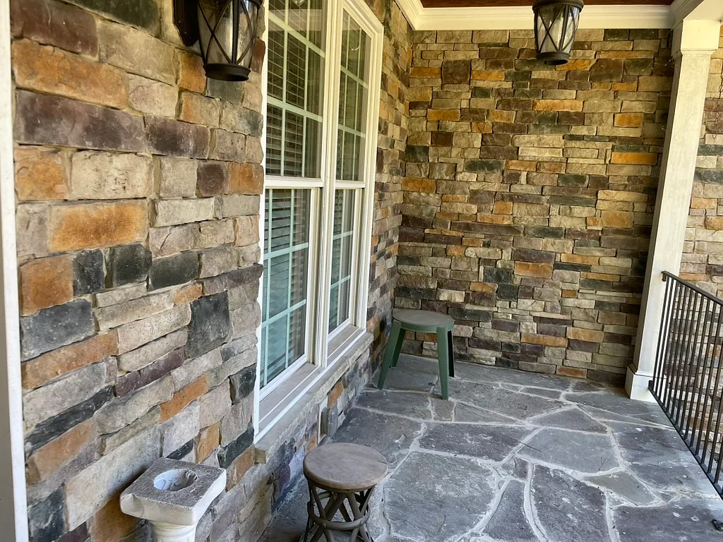4 bed, 2760 sqft, $4,200 — Photo 3