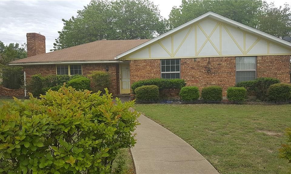 1st image of 224 Sherwood Ln