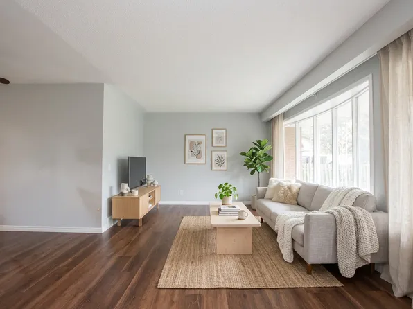 7 Sherwood Forest Trl, Welland, ON L3C 5X7