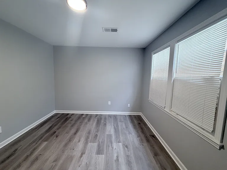 793 N Hollywood St — Photo 17