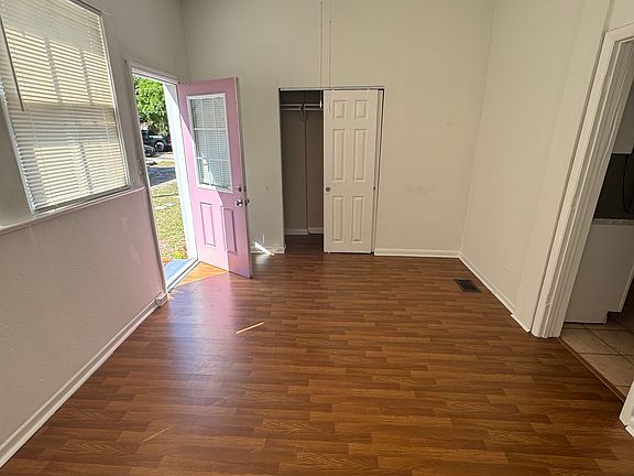 2nd image of 214 Cedar Ave #7