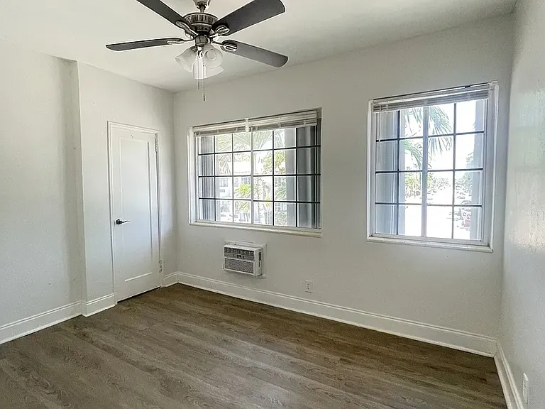 7450 Byron Ave #5 — Photo 3