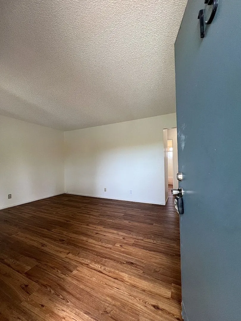 Westview Apartments — Photo 4