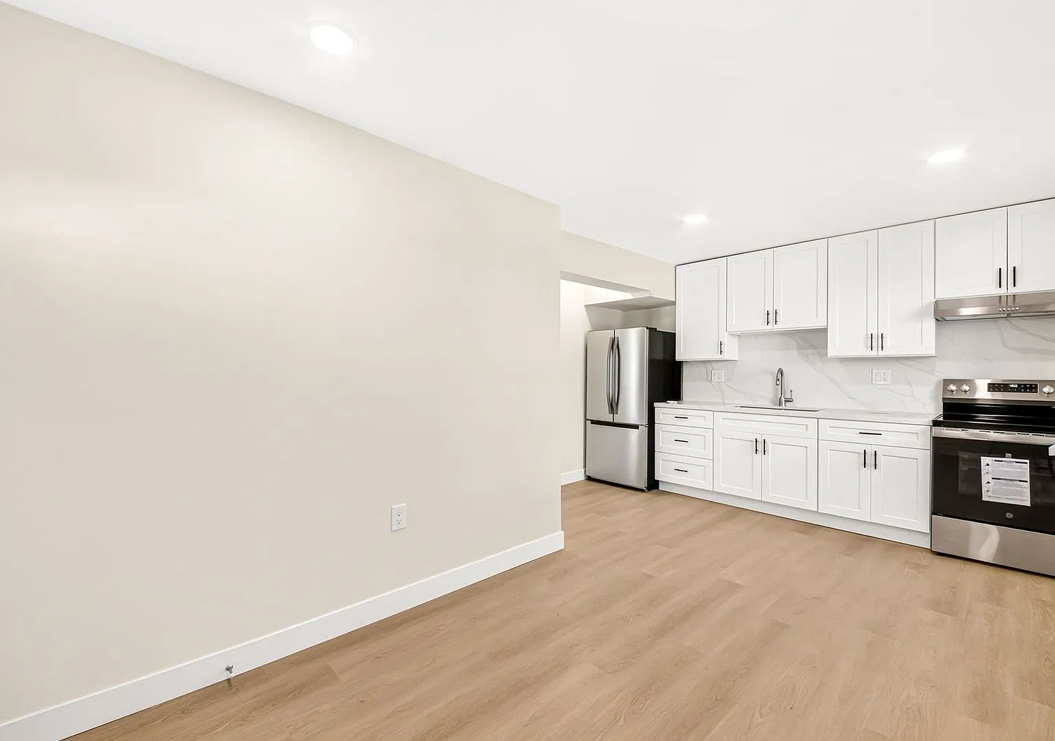 994 El Camino Dr — Photo 4