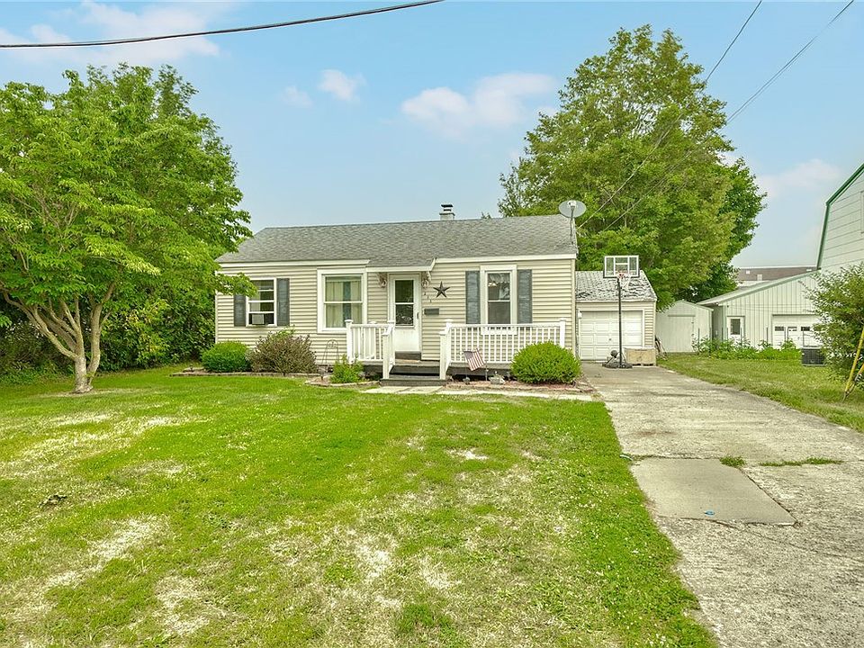 1st image of 233 Fair St