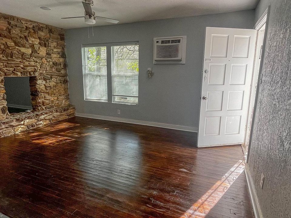1st image of 2112 Menefee Ave