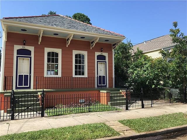 1st image of 614 Pelican Ave