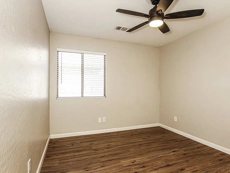 748 W Dublin St — Photo 13