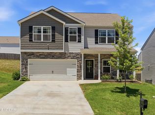 165 Ashe Ave, Lenoir City, TN 37771