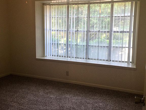 4th image of 309 Top Hill Dr