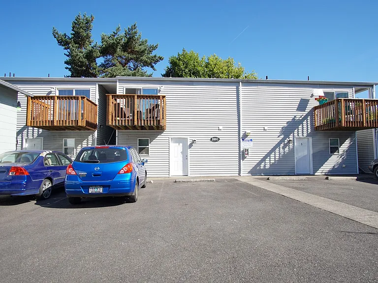 2891 SE Division St #6 — Photo 13