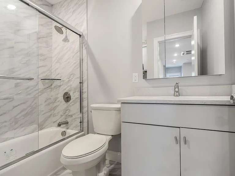 276-282 Hanover St #11 — Photo 10