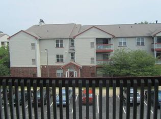 1205 Deerfield Pkwy APT 303, Buffalo Grove, IL 60089