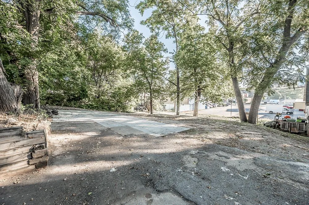 Studio, 350 sqft, $895 — Photo 1