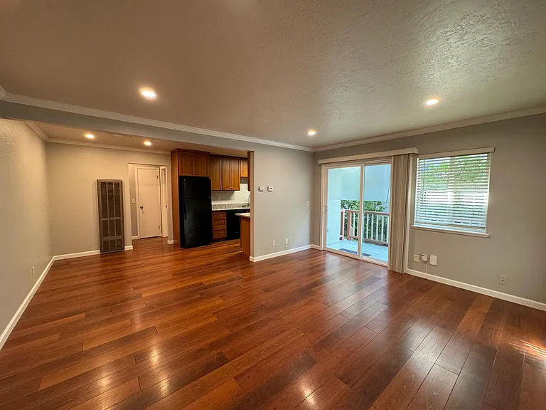 529 Elm St #7 — Photo 4