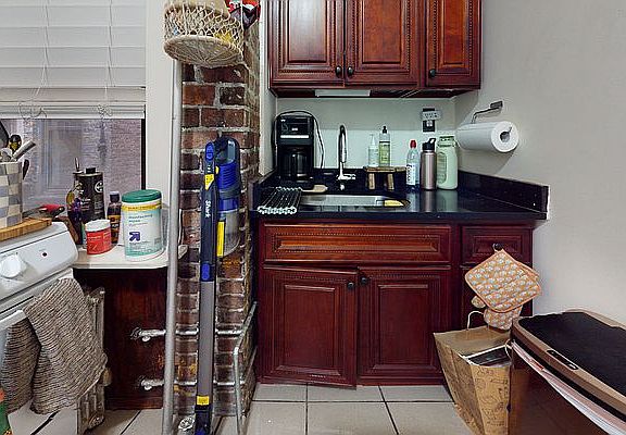 5th image of 235 W 18th St APT 2fw