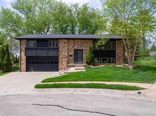 1488 Oeth Ct, Dubuque, IA 52003