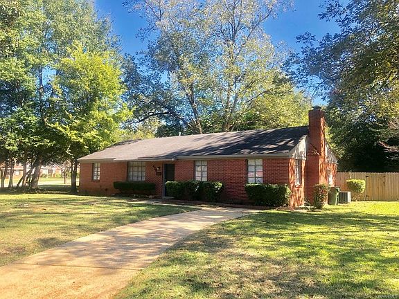 2nd image of 430 Honeysuckle Ct