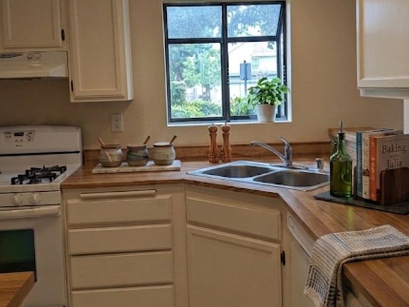 5th image of 1075 Shadowridge Dr