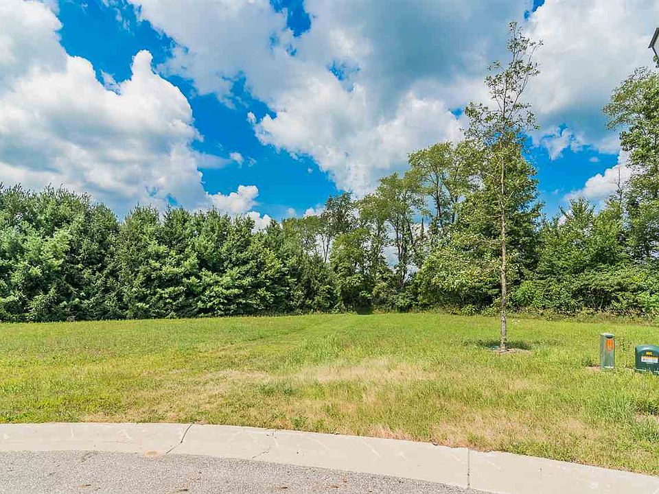 1st image of 25849 Woodsedge Dr