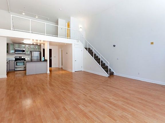 2nd image of 388 Townsend St APT 7