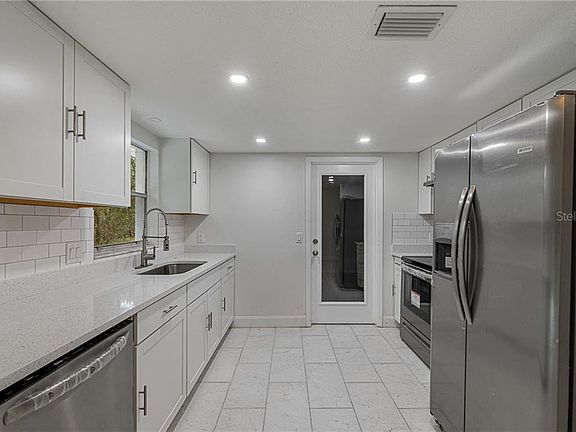 5th image of 3277 Noah St