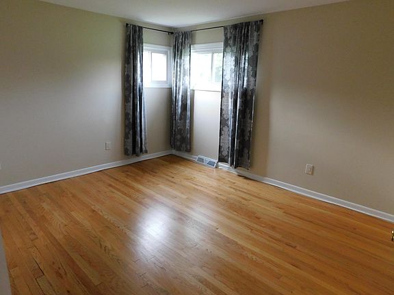 5th image of 26 Patricia Ln Floor 1