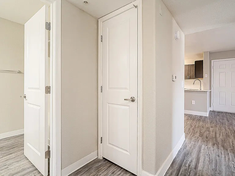 Sterling Point Apartment Homes — Photo 65