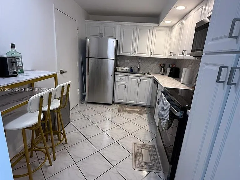 6039 Collins Ave #1236 — Photo 9