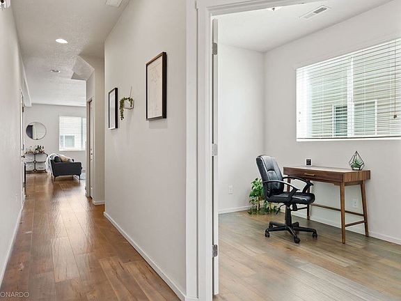 5th image of 5707 NE 129th Pl