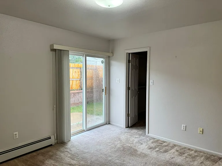 326 Appletree Ln — Photo 12
