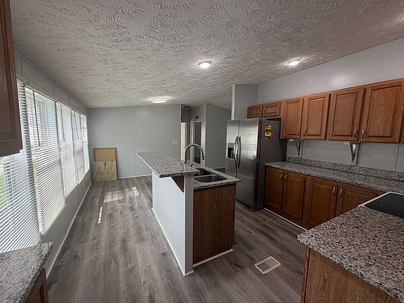 5th image of 6 Shady Ln #264