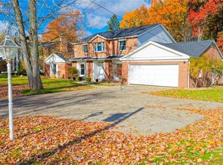 960 Forest Ln, Sharpsville, PA 16150