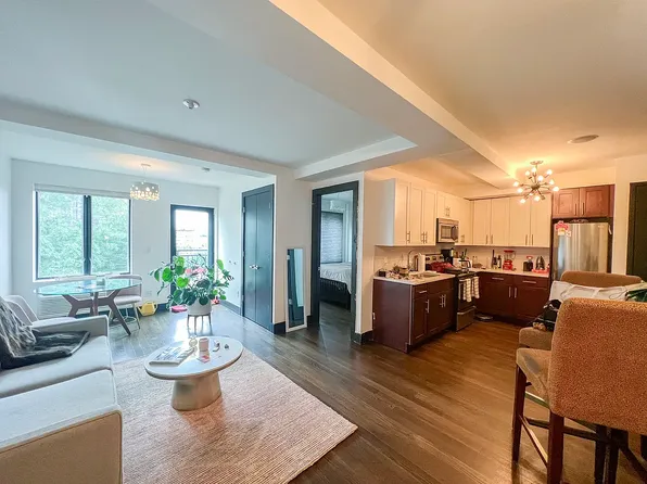 55 Stanhope Street image 1 of 7