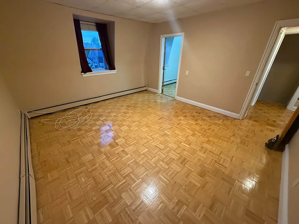 49 Glenwood Rd #2