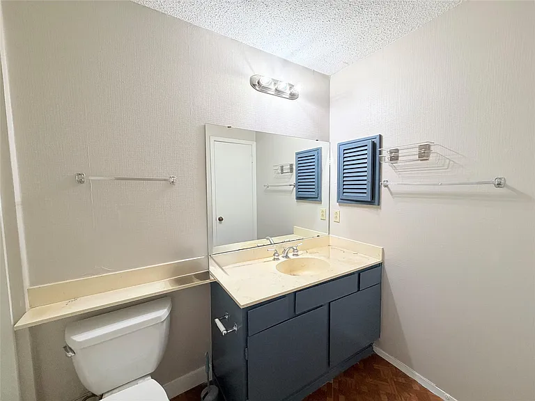 9611 Blue Creek Ln — Photo 25