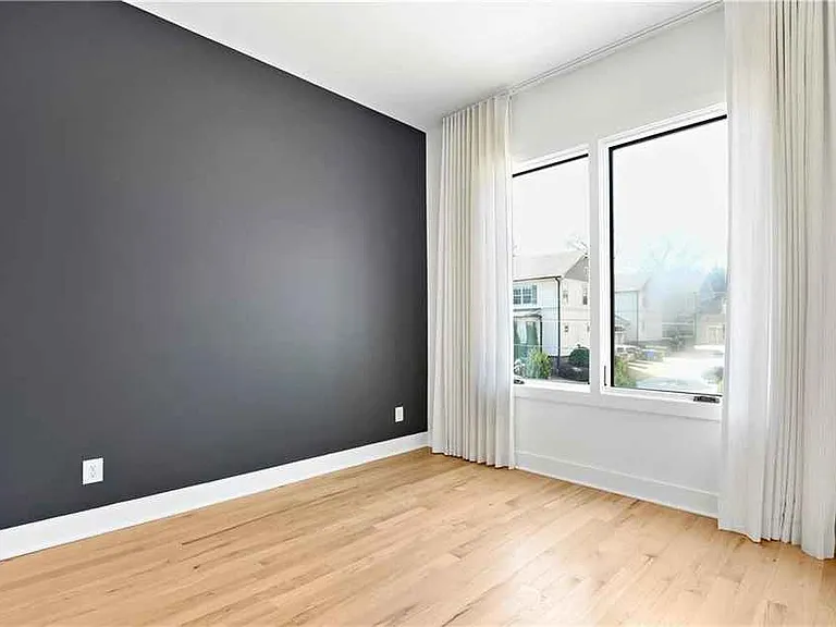 669 E Ave NE #A — Photo 17
