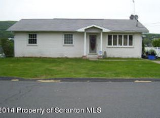 95 School St, Olyphant, PA 18447