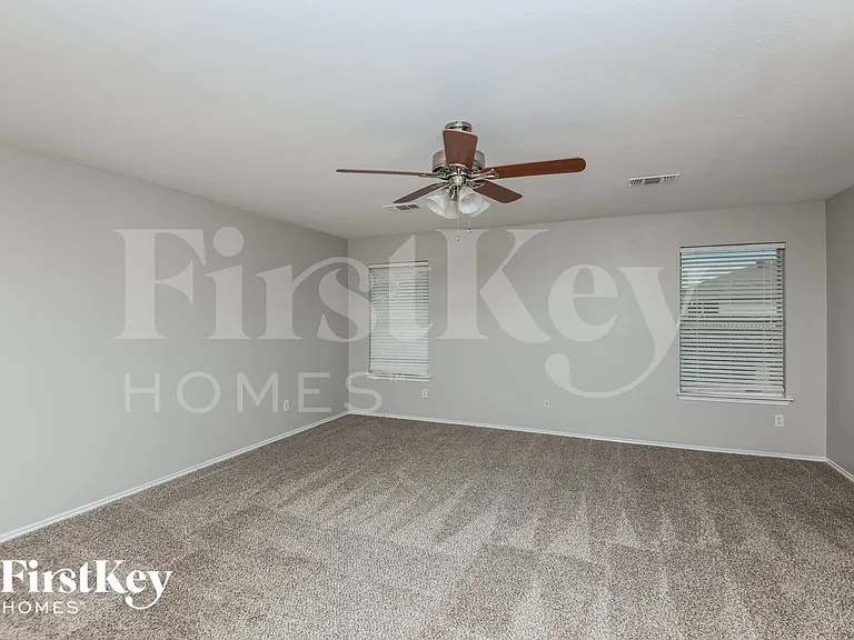 962 Heather St — Photo 7