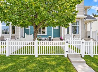 128 NW Promenade Way SE, Calgary, AB T2Z 4E8