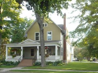 1615 1st St, Menominee, MI 49858