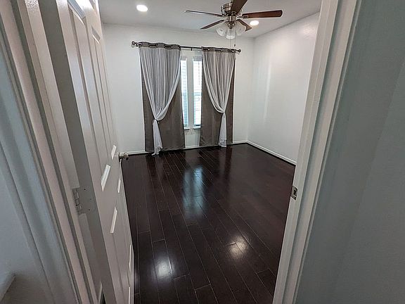 4th image of 1510 Rosalie St