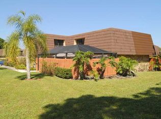 5927 SE Windsong Ln, Stuart, FL 34997