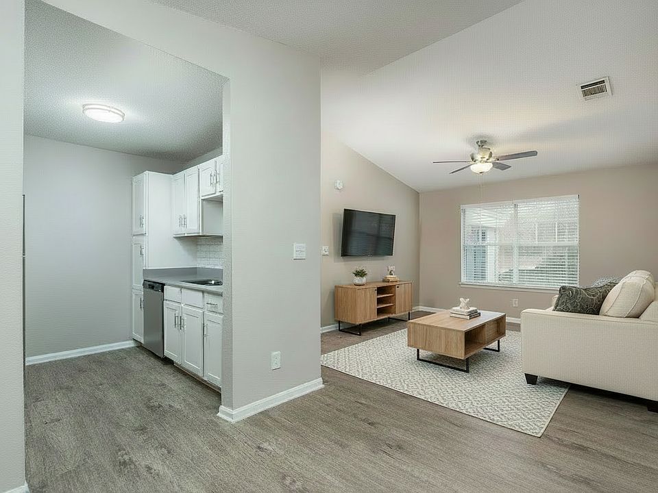 1st image of 2610 Plymouth Rd #32B